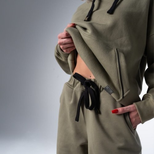 Oliwkowe spodnie dresowe joggery oversize damskie Oliwkowe spodnie dresowe z kieszeniami