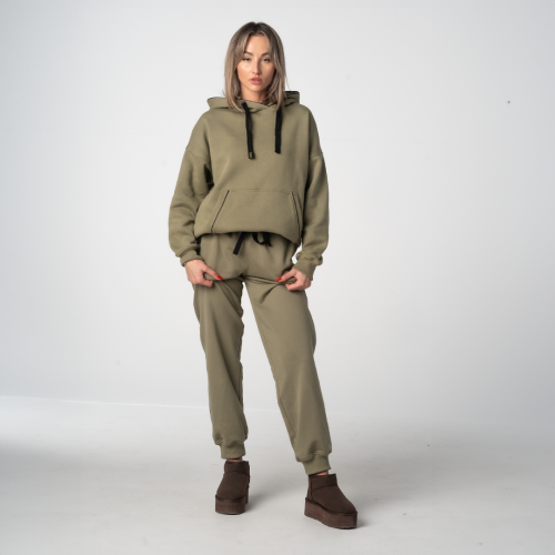 Oliwkowe spodnie dresowe joggery oversize damskie Oliwkowe spodnie dresowe damskie .png