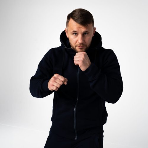 Stylowy czarny dres męski bawełniany Prestige Czarna bluza kangurka męska Brachole