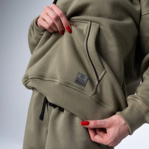 Oliwkowy bawełniany komplet dresowy damski  oversize Prestige Bluza Kangurka z kangurzą kieszenią
