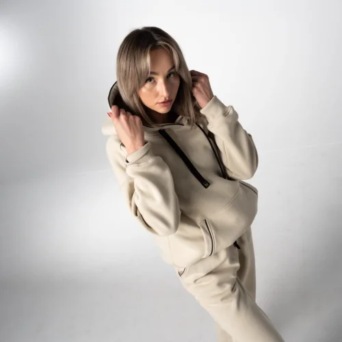 Kremowy Bawełniany Komplet Dresowy Damski Oversize Prestige Damska bluza kangurka oversize w kolorze kremowym Brachole