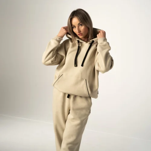 Kremowa bluza kangurka oversize dla kobiet Kremowa bluza kangurka oversize dla kobiet