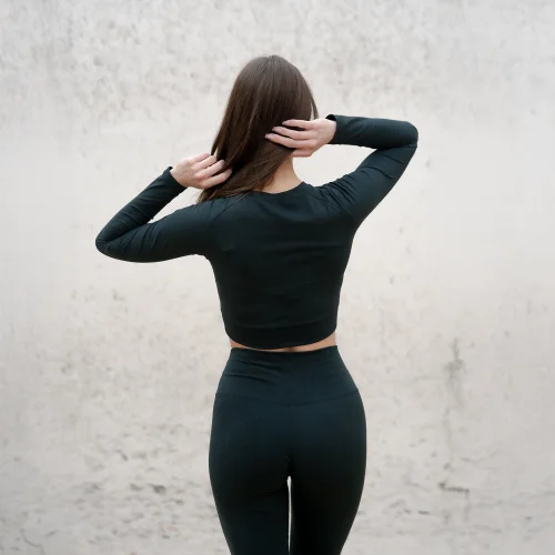 Crop top z długim rękawem Urban Soft Crop top damski czarny